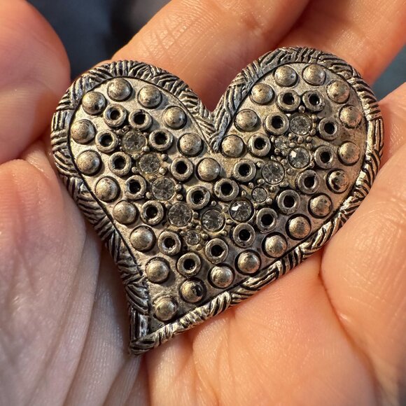 Textured Silver Heart Brooch Signed Chico’s 2007 AHA 2.25 inches - Picture 5 of 5